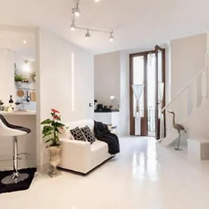Apartment White, Florenz