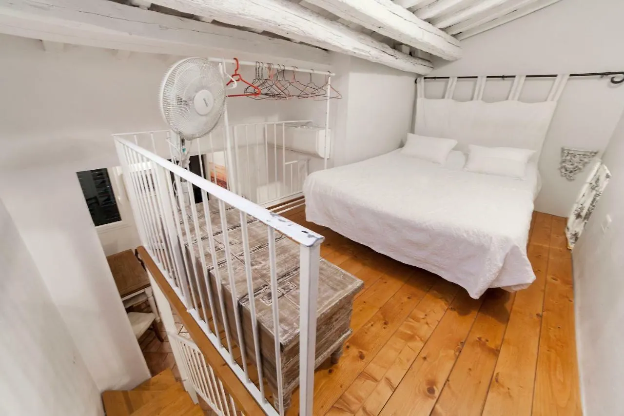 Exclusive Apartment San Lorenzo Florence