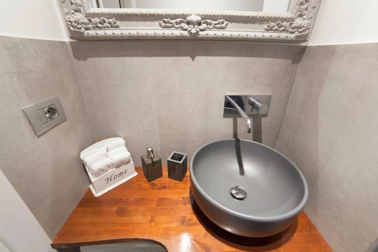 Exclusive Apartment San Lorenzo Florence